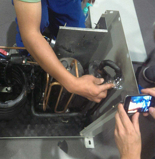 阿克塞维修空调制冷效果差